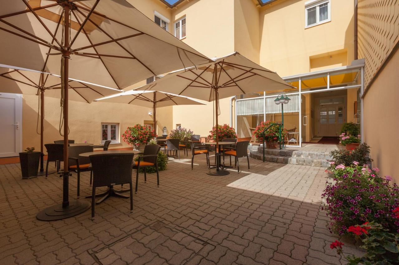 Pension Elfy Baden Exteriör bild